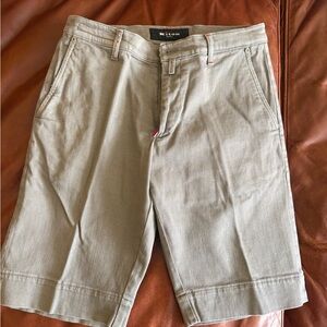 Kiton Men's Light Gray Flat-Front Cotton Shorts